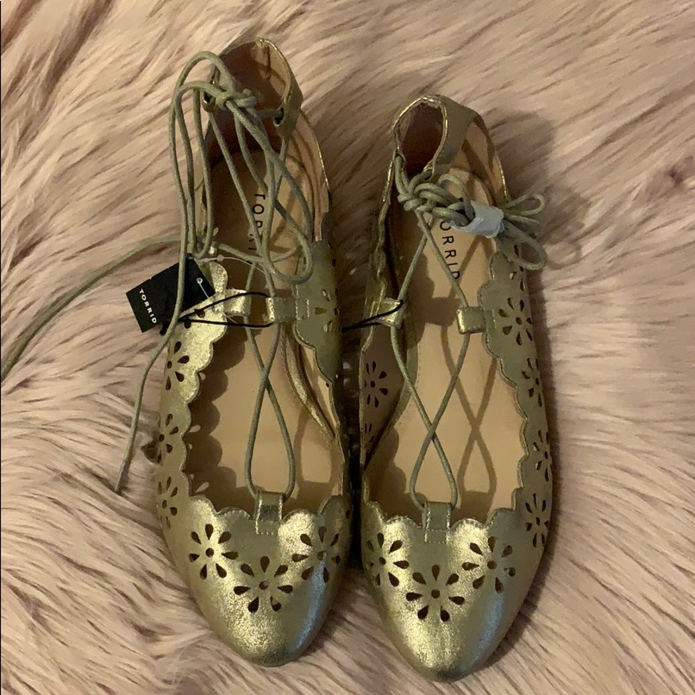 Torrid Eyelet Tie-up Flats